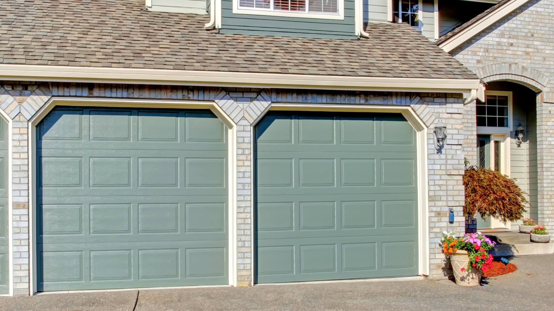 Featured image for “Revive Your Curb Appeal: Why Nova Exterior Cleaning is the Local Choice”